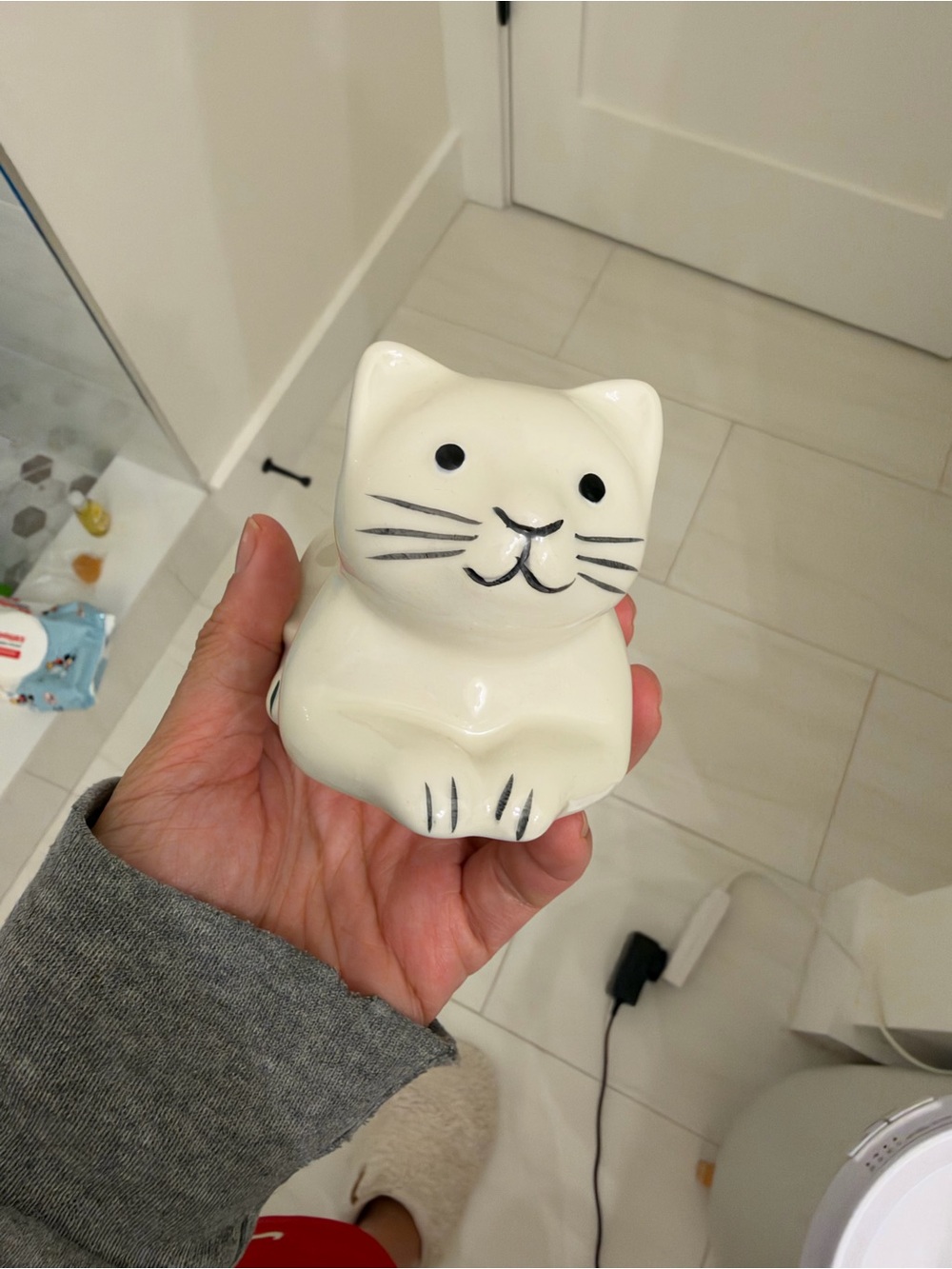 White Ceramic Cat phone stand! Or just decor piece